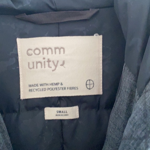 Aritzia community winter coat - Picture 3 of 7